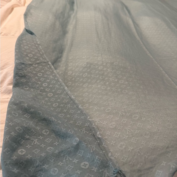 Luis Vuitton’s scarf - Picture 2 of 4